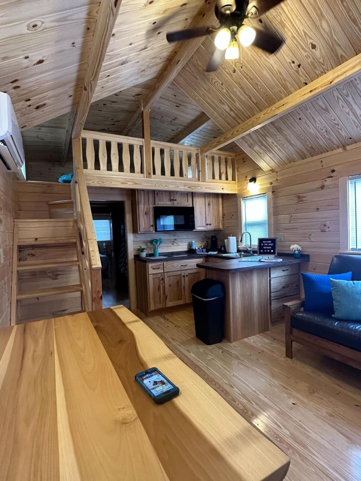 Get-away In Surf W Loft And Parking Holiday home *
