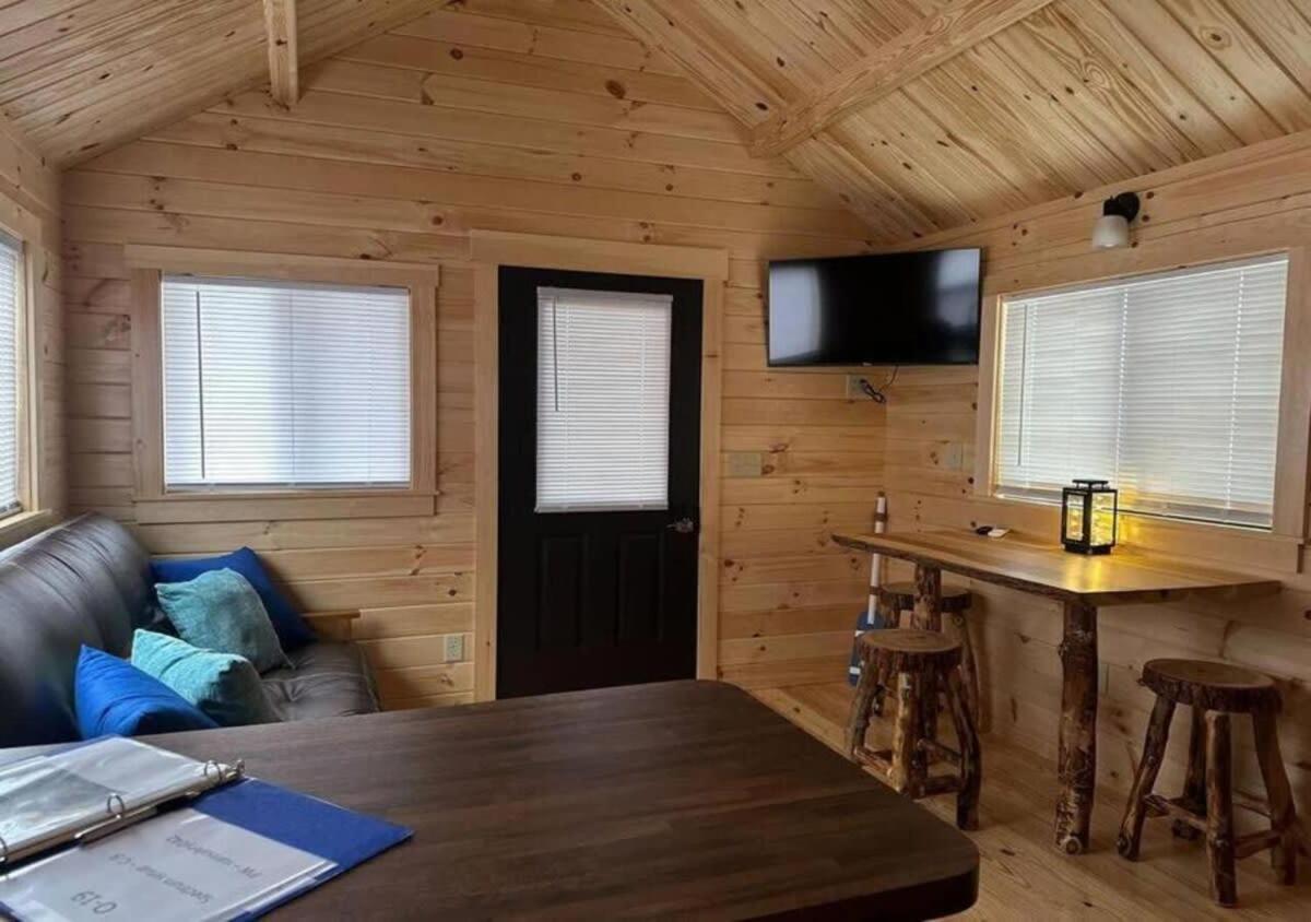 Get-away In Surf W Loft And Parking Surf City